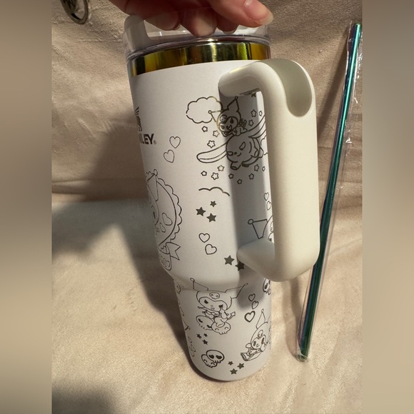 40oz Limited Edition Holographic and White Kuromi Stanley NIB - Picture 7 of 16